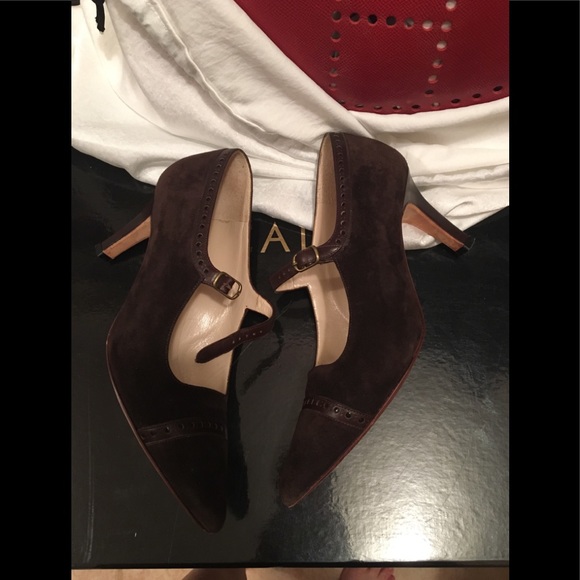 Manolo Blahnik pumps, gorgeous shoes - Picture 3 of 4